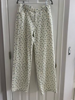 SHEIN Cream Straight Leg Jeans with Blue Floral Print